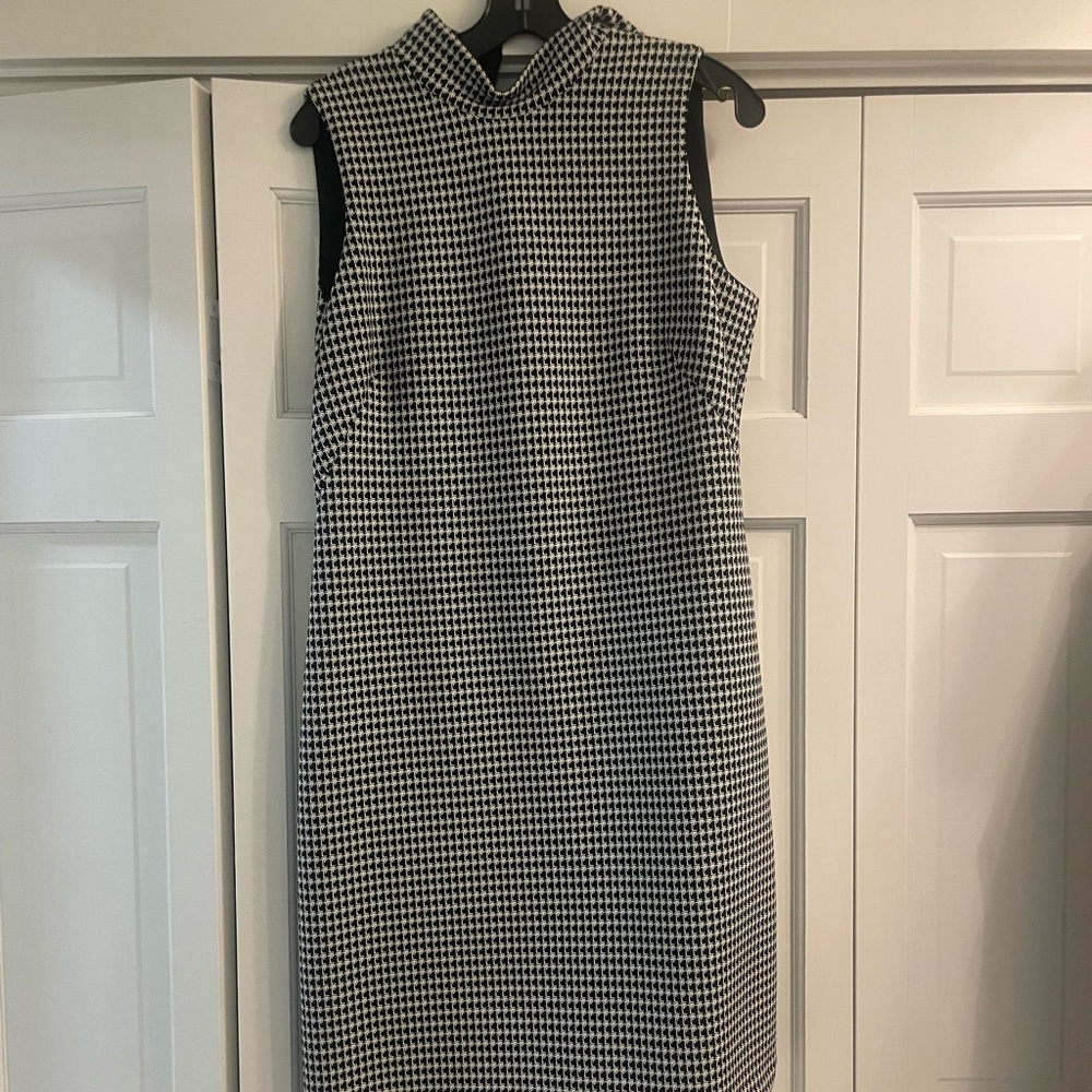 J. McLaughlin Delaney black and white scuba style work dress